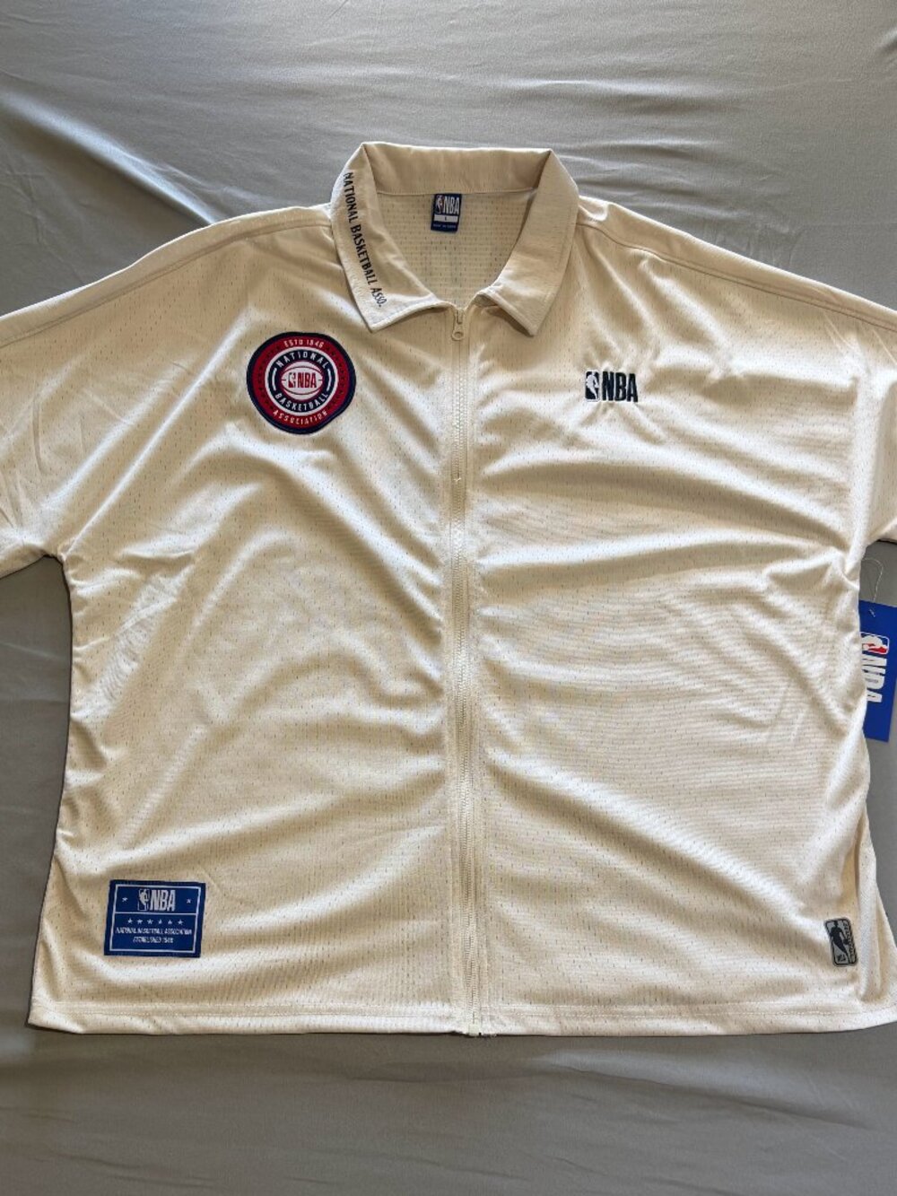NBA Men's Full Zip Collared Mesh Short Sleeve Shirt Cream Color Large New w/Tags